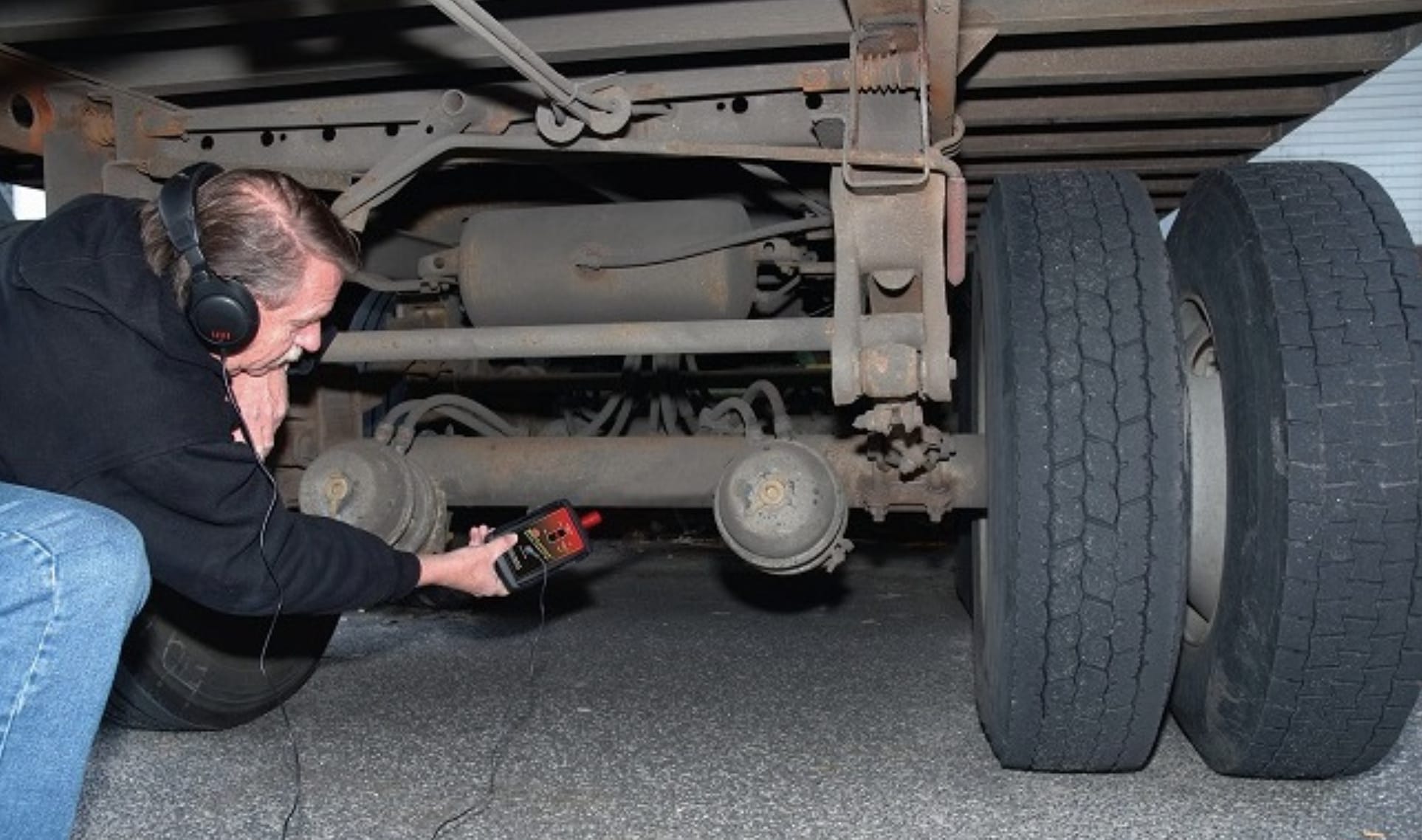 this image shows emergency roadside truck repair in Denver, Colorado